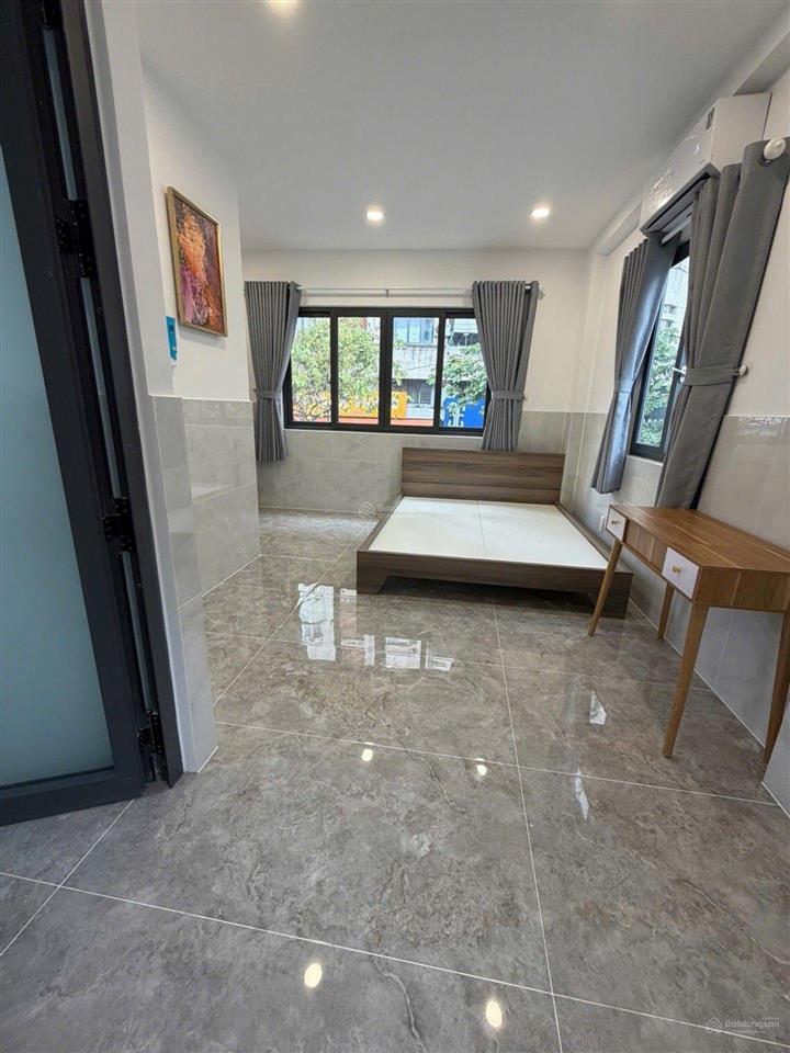 Nhà mặt tiền lê hồng phong  quận 5 chỉ 8 tỷ  (4,3 x 11m)  2 tầng  2pn lớn, sổ nở hậu tài lộc