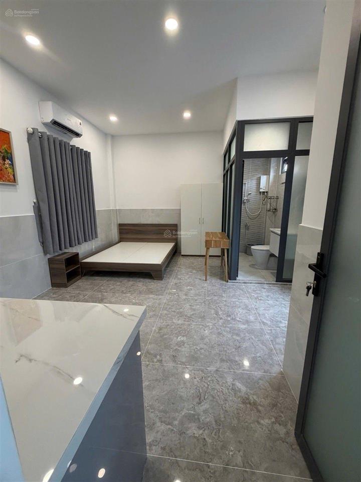 Nhà mặt tiền lê hồng phong  quận 5 chỉ 8 tỷ  (4,3 x 11m)  2 tầng  2pn lớn, sổ nở hậu tài lộc