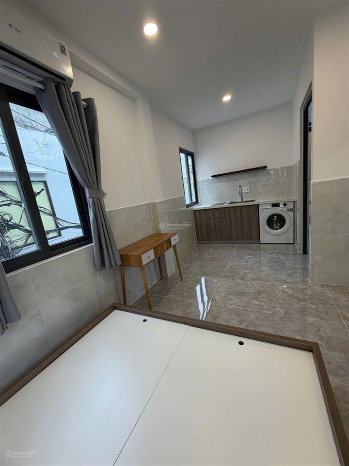 Nhà mặt tiền lê hồng phong  quận 5 chỉ 8 tỷ  (4,3 x 11m)  2 tầng  2pn lớn, sổ nở hậu tài lộc