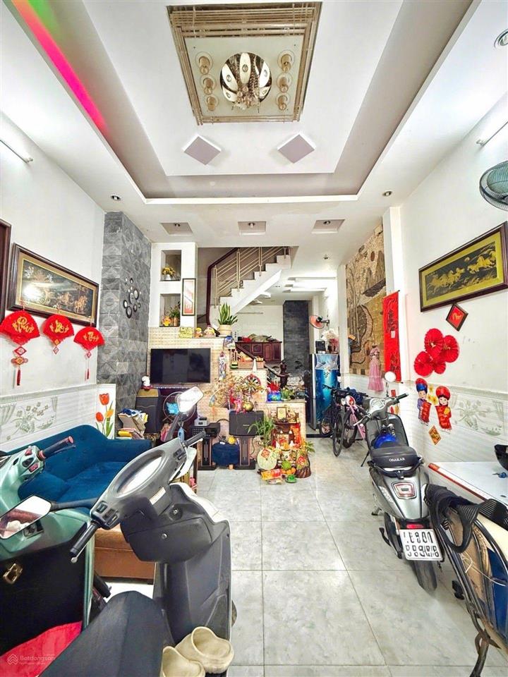Hẻm 6m thông  3 tầng kiên cố  tân kỳ tân quý  bình tân  chỉ 5,x t,y
diện tích 4 x 11m