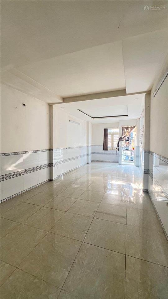 Hẻm như mặt tiền thái phiên q.11  ô tô tránh nhau giá 8,x tỷ tl