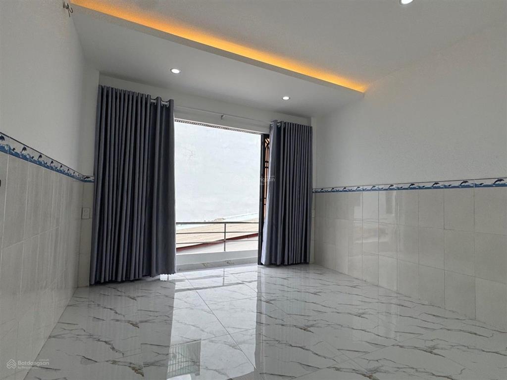 Cư xá phú lâm a quận 6 3 tầng btct có sân đỗ xe hơi chỉ 6,5 t.y
diện tích 4,5 x 17m