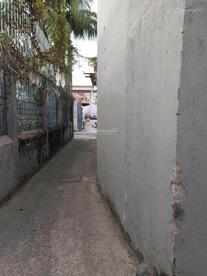 Bán nhà riêng tại xã long cách biển 1km, lô góc 4 mặt tiền diện tích 66,6m2 full thổ cư.