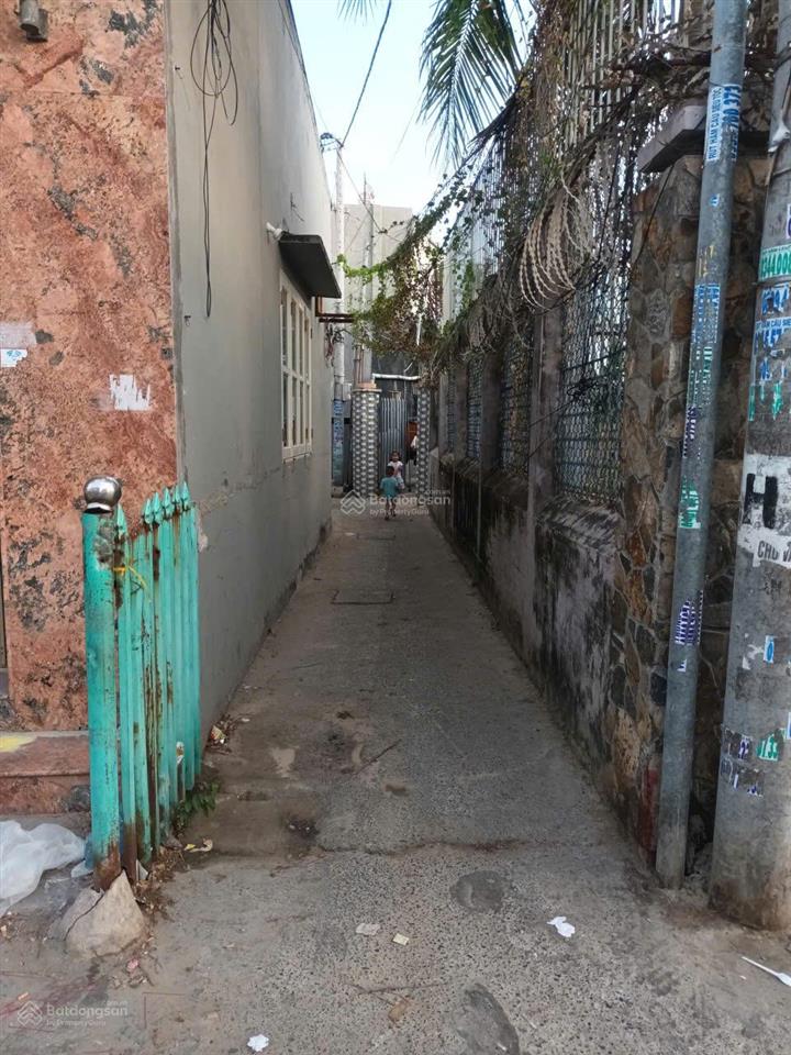 Bán nhà riêng tại xã long cách biển 1km, lô góc 4 mặt tiền diện tích 66,6m2 full thổ cư.