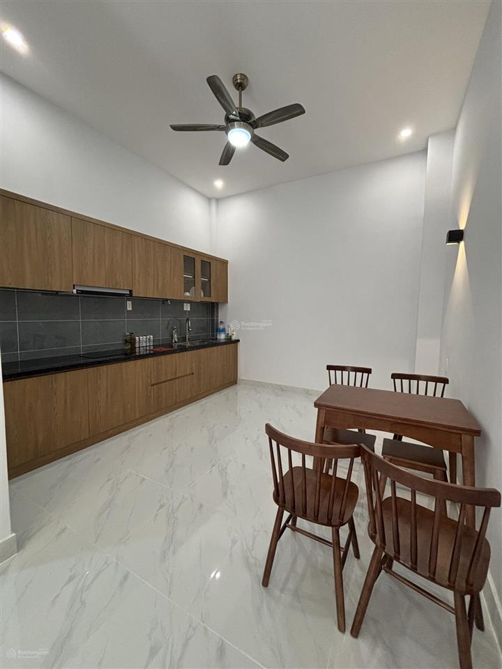 Bán nhà phan đăng lưu. phường 3. quận phú nhuận. 4 x 11m. 2 lầu nhà mới. giá 8.2 tỷ phí mg 1%