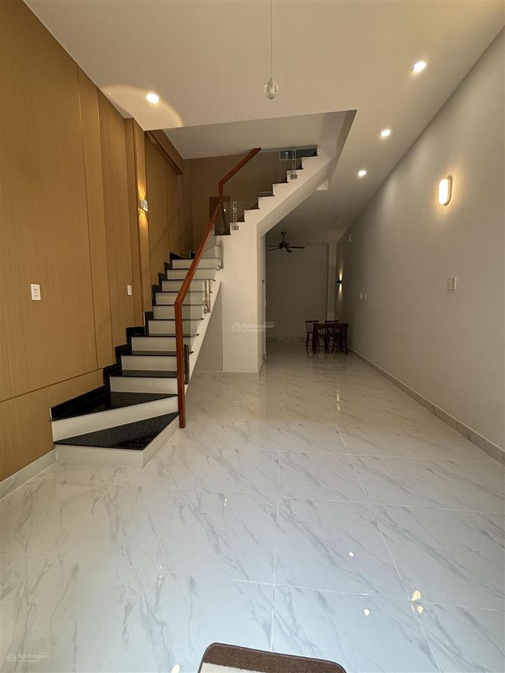 Bán nhà phan đăng lưu. phường 3. quận phú nhuận. 4 x 11m. 2 lầu nhà mới. giá 8.2 tỷ phí mg 1%