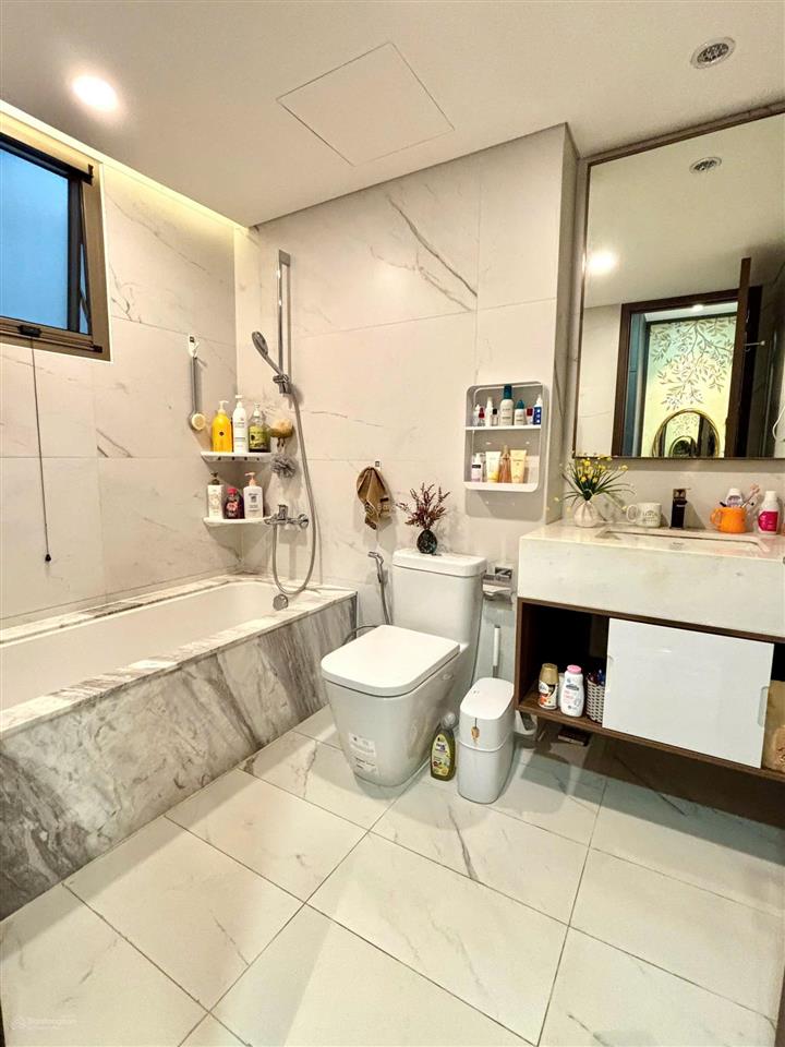 Hot bán căn hộ midtown the peak  m8 phú mỹ hưng 03 pn