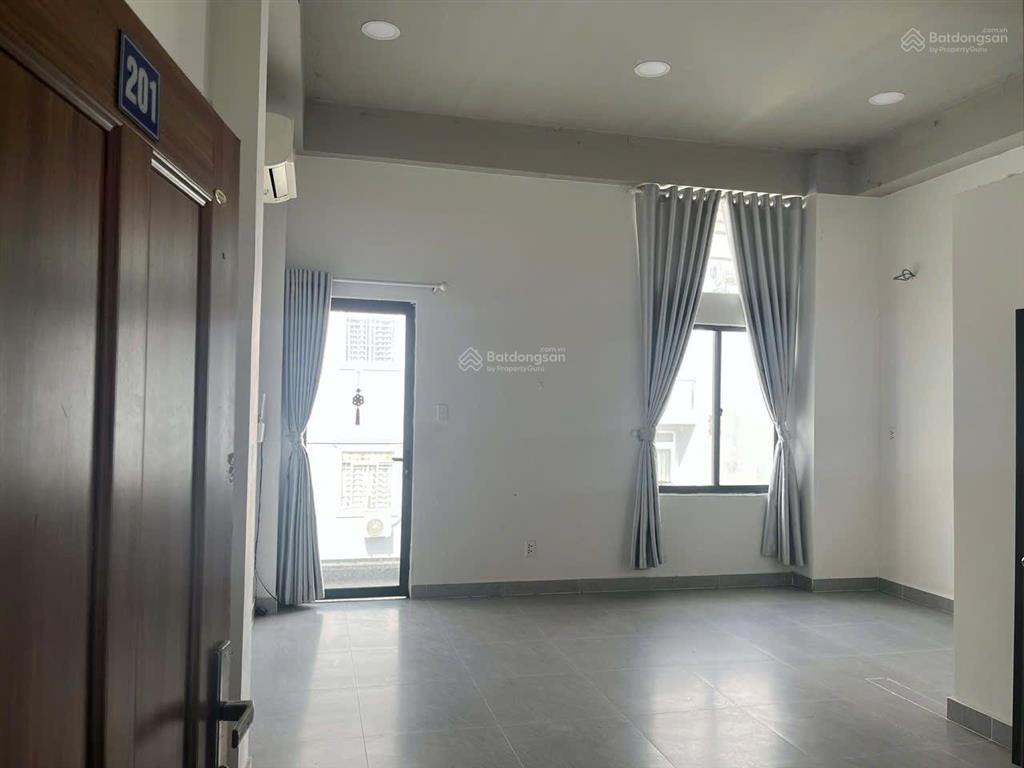 Bán tòa nhà căn hộ dịch vụ gần đại học luật  chợ bình triệu