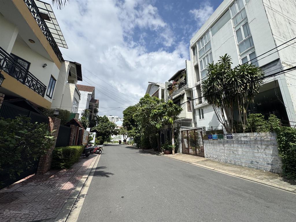 Chính chủ bán đất hẻm ô tô bên cạnh vạn phúc city