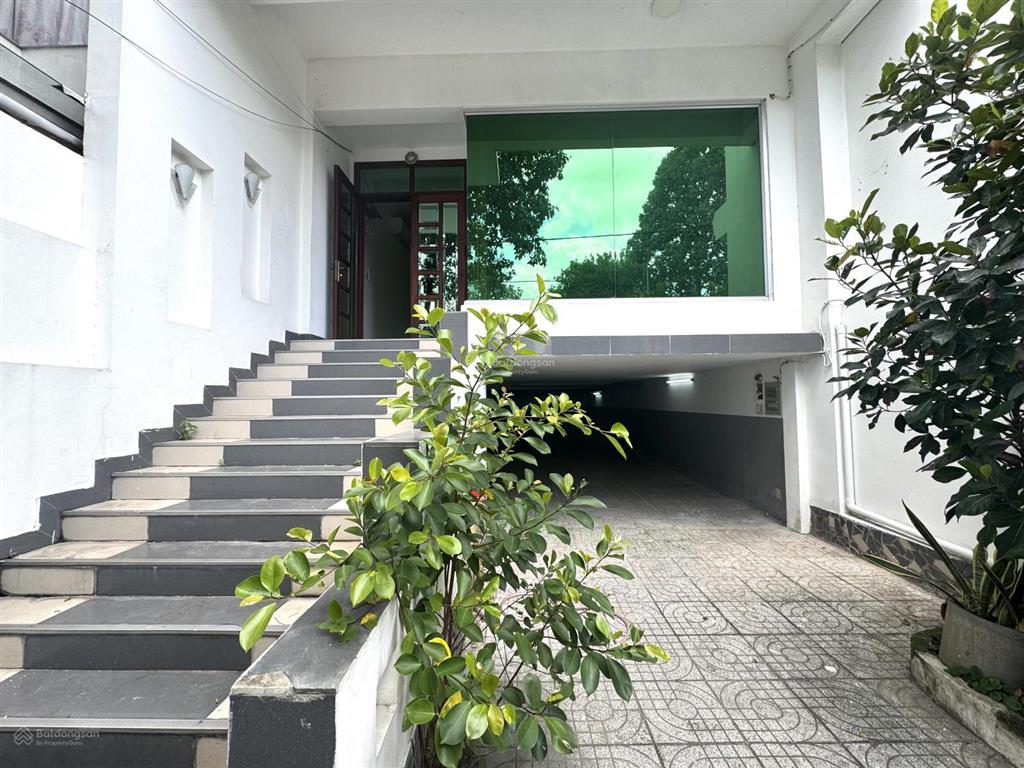 Cho thuê biệt thự đường số 10 gần nhà hàng bên sông