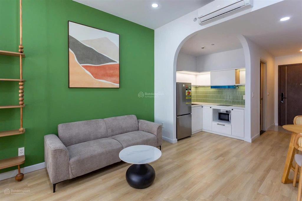 Bán gấp căn hộ 43m2 sổ hồng sẵn, có ban công, nhà mới, giá chỉ 4tỷ2  0937 781 ***