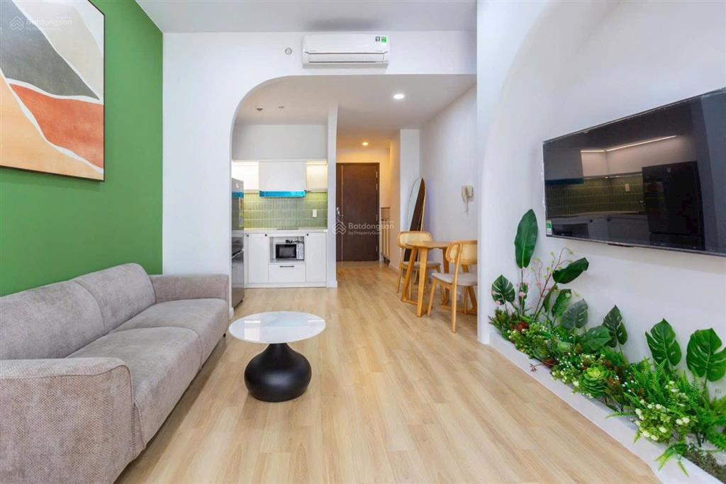 Bán gấp căn hộ 43m2 sổ hồng sẵn, có ban công, nhà mới, giá chỉ 4tỷ2  0937 781 ***