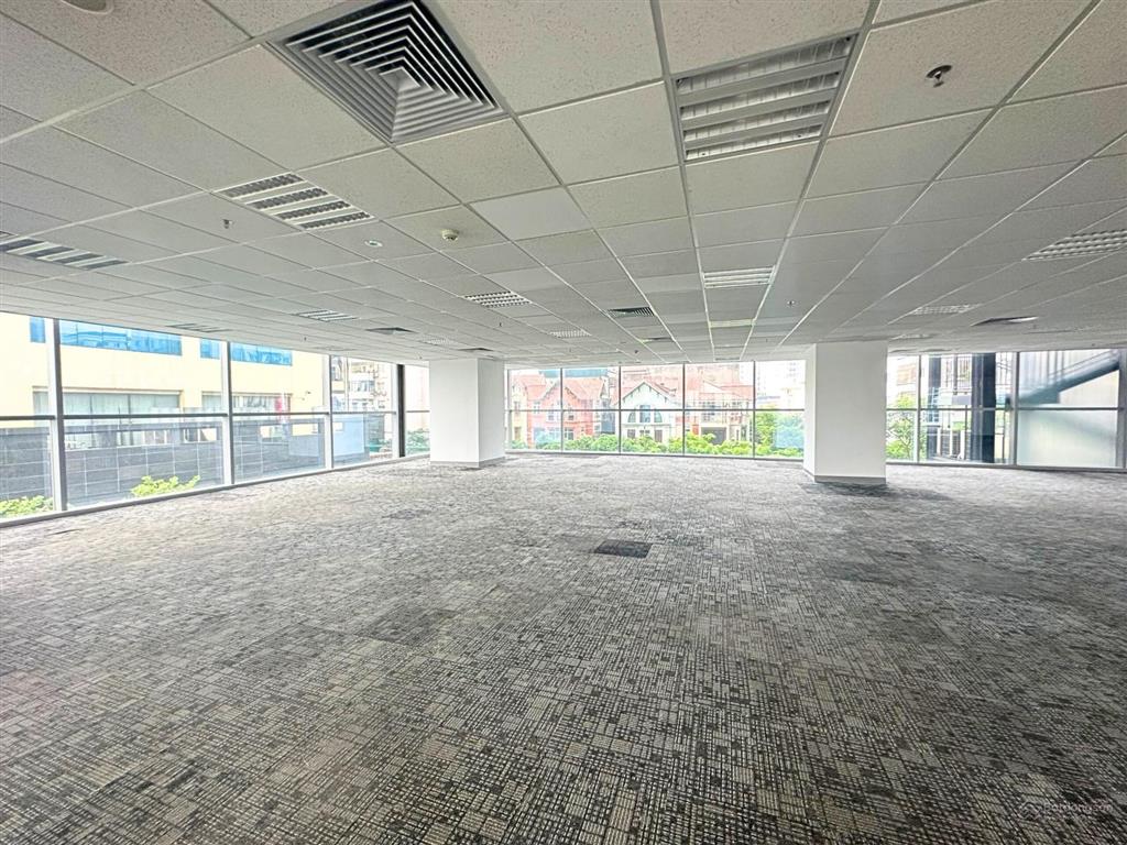 Bql toà nhà cho thuê văn phòng pvi tower phạm văn bạch, cầu giấy, dt 1750m2 có cắt, 420.000 đ/m2/th
