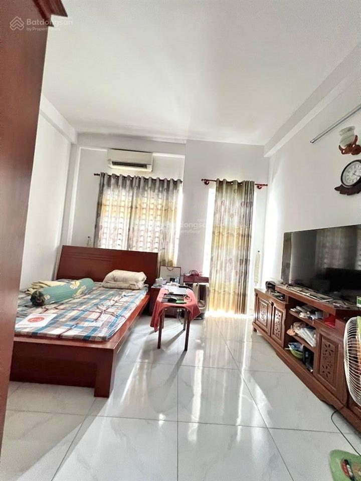 Cạnh emart 50m2 3 tầng xe hơi vào nhà 6,x tỷ tl