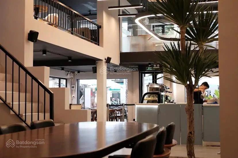 Bán nhà đào duy anh 255m²  góc 3 mặt tiền  trệt + 3 lầu  thu 80tr/tháng  phú nhuận  giá 70 tỷ