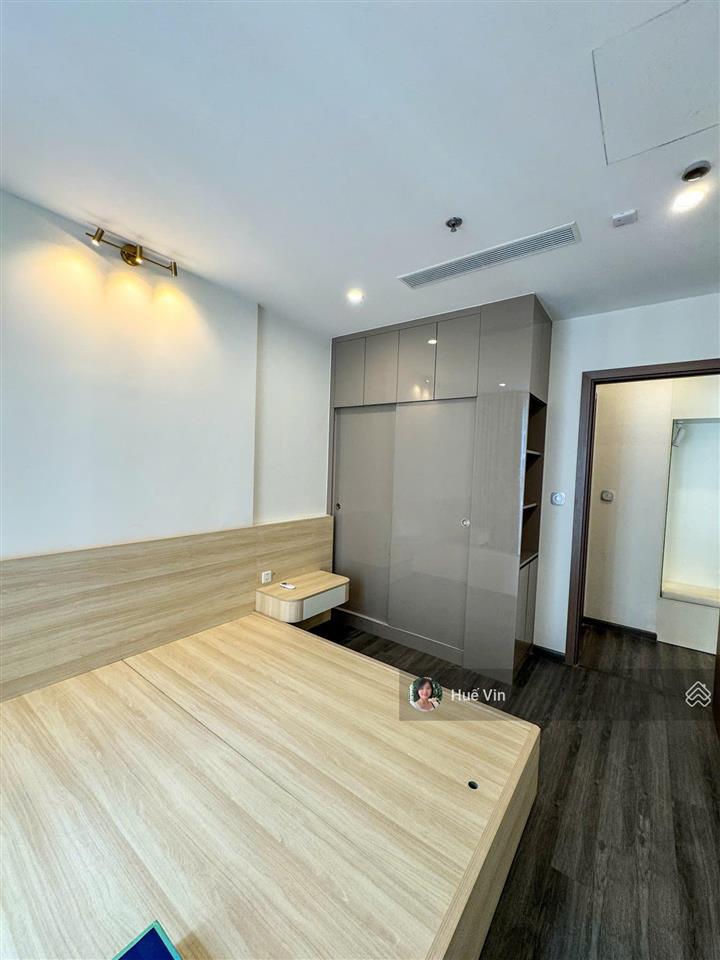 Bán căn 1pn 1wc 46,6m2 tòa r1.01, nội thất cơ bản, tầng trung mát the zenpark.  0907 351 ***