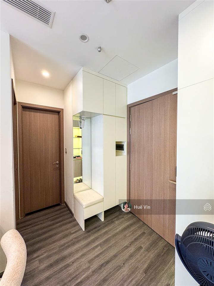 Bán căn 1pn 1wc 46,6m2 tòa r1.01, nội thất cơ bản, tầng trung mát the zenpark.  0907 351 ***
