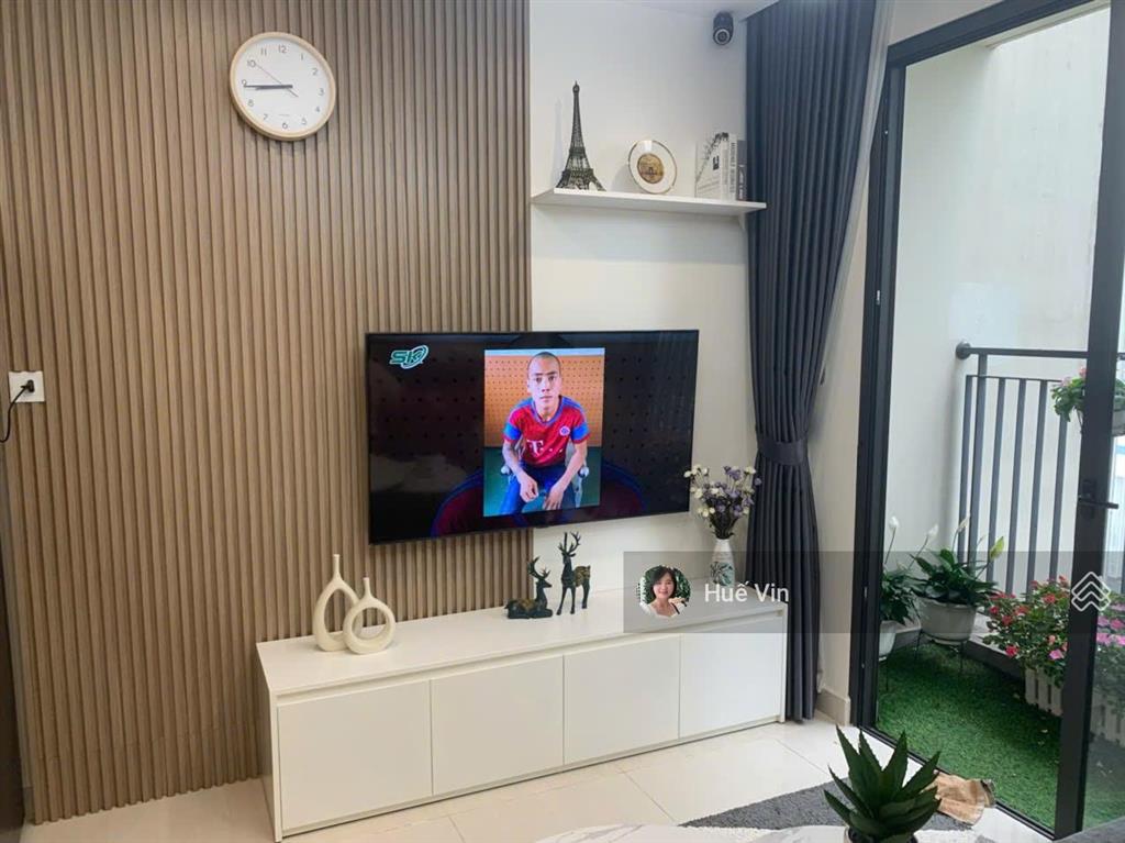 Không ở, cho thuê căn 2pn+1  2wc góc 63m2 tòa s1.02 nội thất đẹp, chỉn chu.  0907 351 ***.