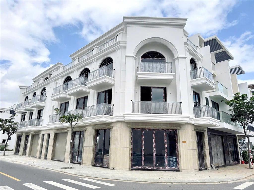 Bán nhà trung tâm thành phố nhà trang  sổ hồng lâu dài  kinh doanh được ngay