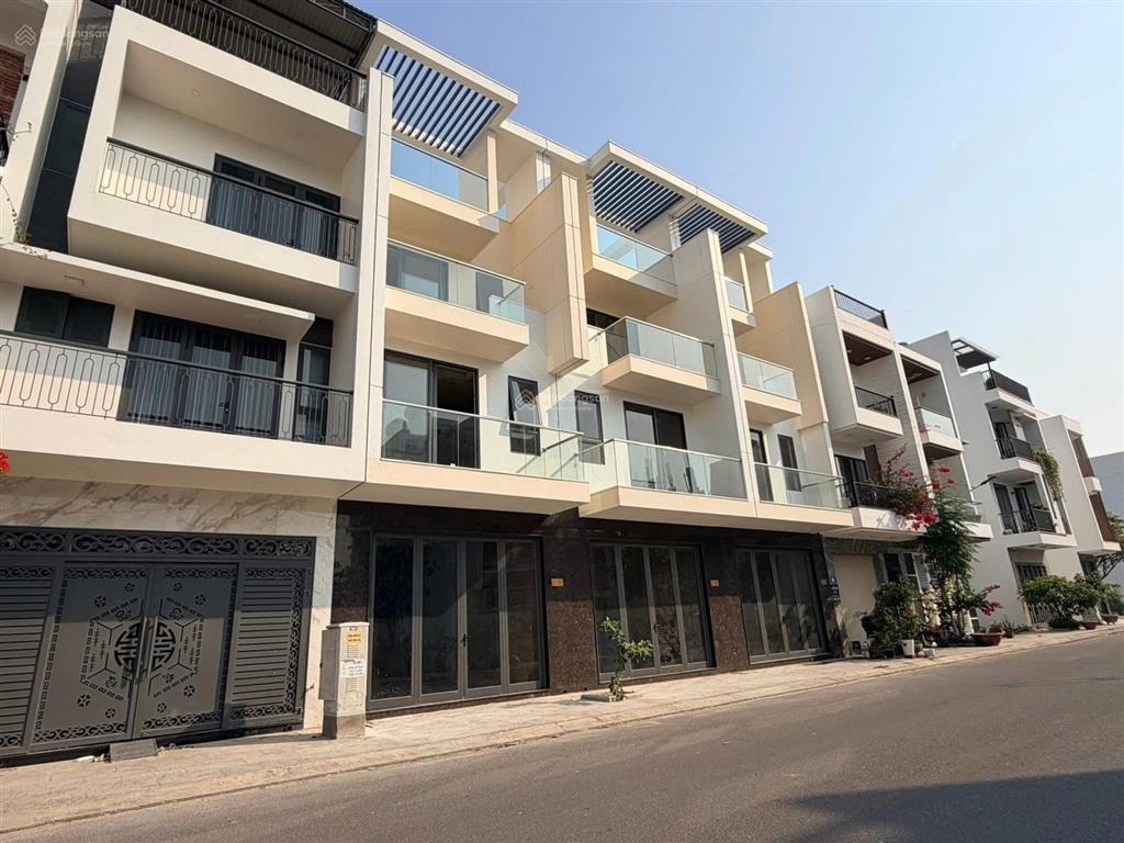 Bán nhà trung tâm thành phố nhà trang  sổ hồng lâu dài  kinh doanh được ngay