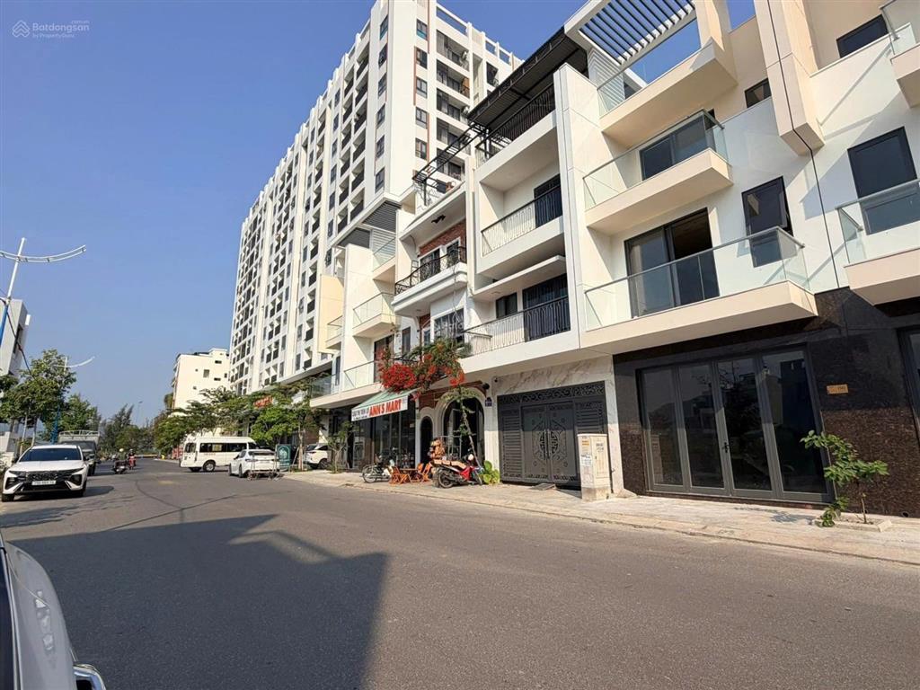 Bán nhà trung tâm thành phố nhà trang  sổ hồng lâu dài  kinh doanh được ngay