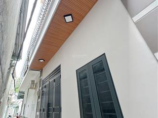 Nhà đẹp 2 tầng  gần hoàng trọng mậu  ngang đẹp 5m  sổ hồng riêng hc  chỉ nhỉnh 4 tỷ