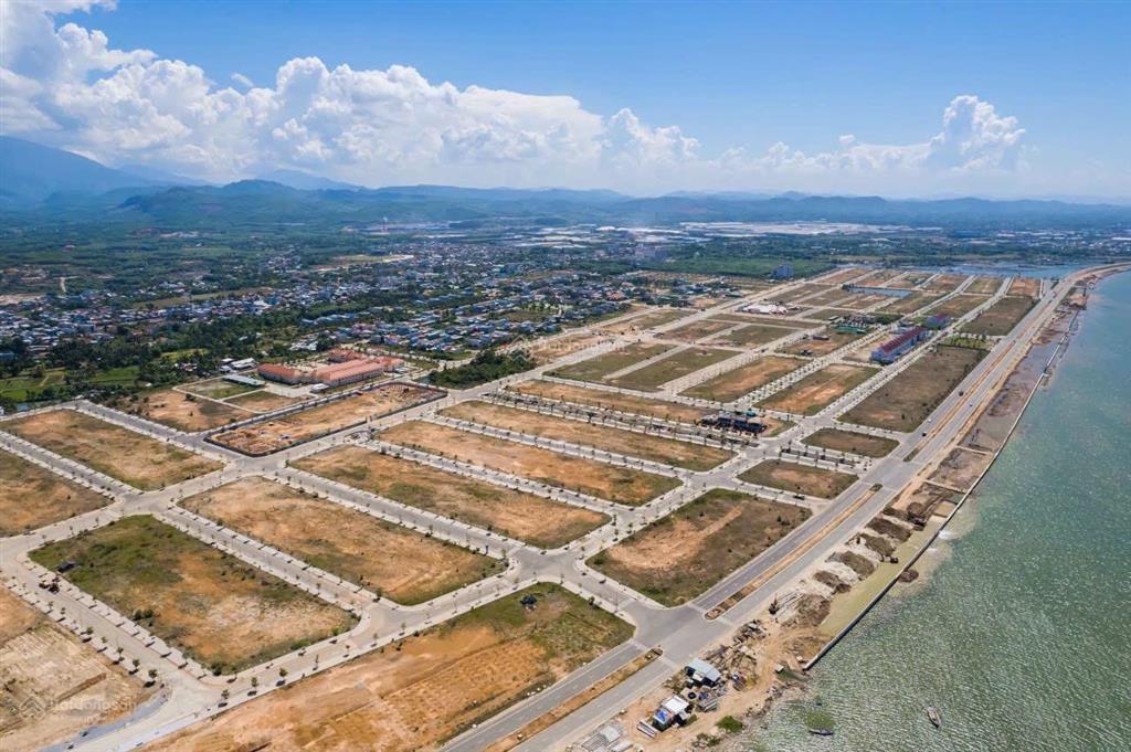 Bán đất nền gần sân bay chu lai tại kđt vịnh an hoà , 172m2 giá tốt