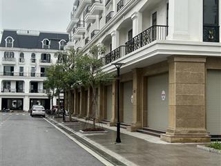 Bán căn liền kề , view công viên ,