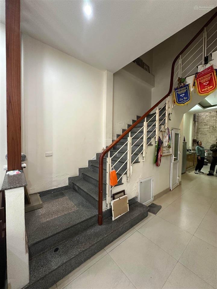 Khu đô thị mễ trì , mặt tiền 4,7m , ô tô vào đỗ tránh thoải mái