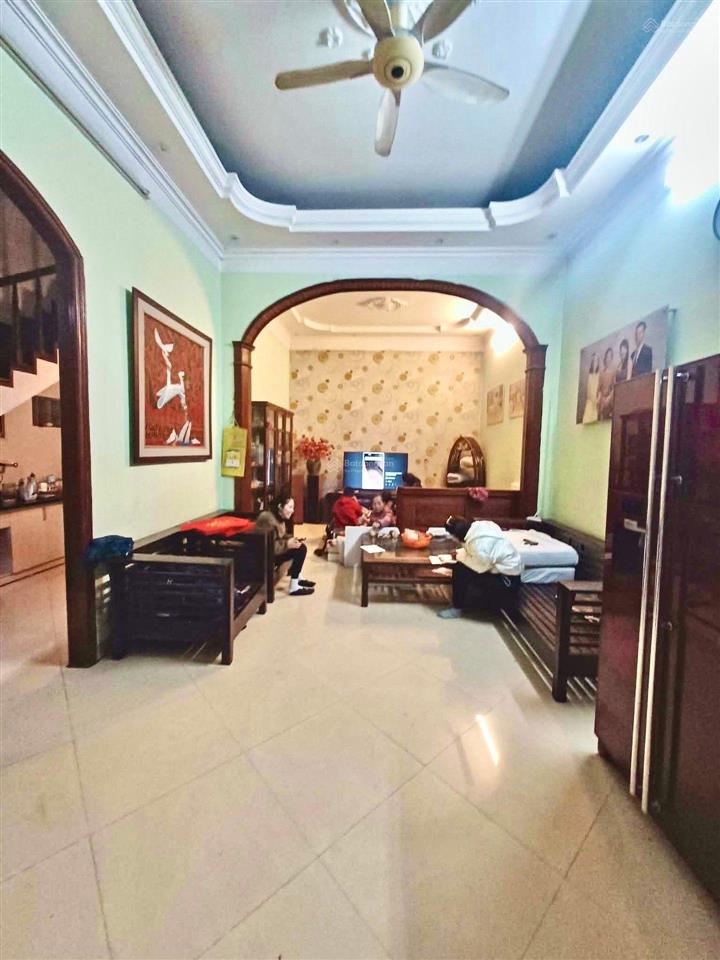 Trung tâm tây hồ bán đất dt 120m2 tặng nhà 3 tầng xây ccmn đẹp chia 2 lô