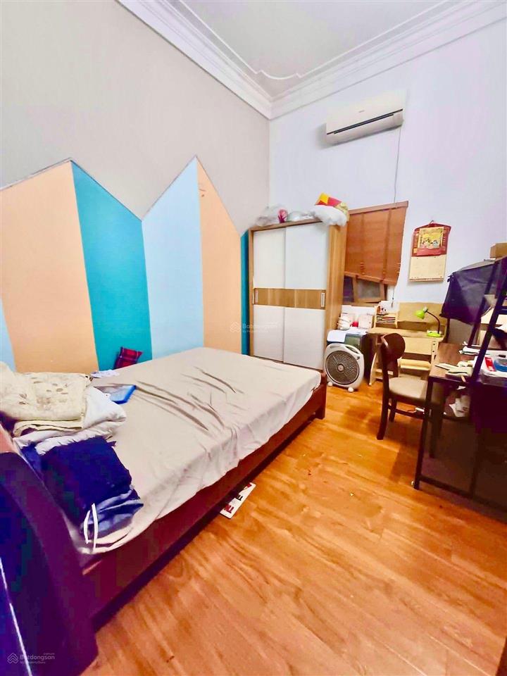 Trung tâm tây hồ bán đất dt 120m2 tặng nhà 3 tầng xây ccmn đẹp chia 2 lô