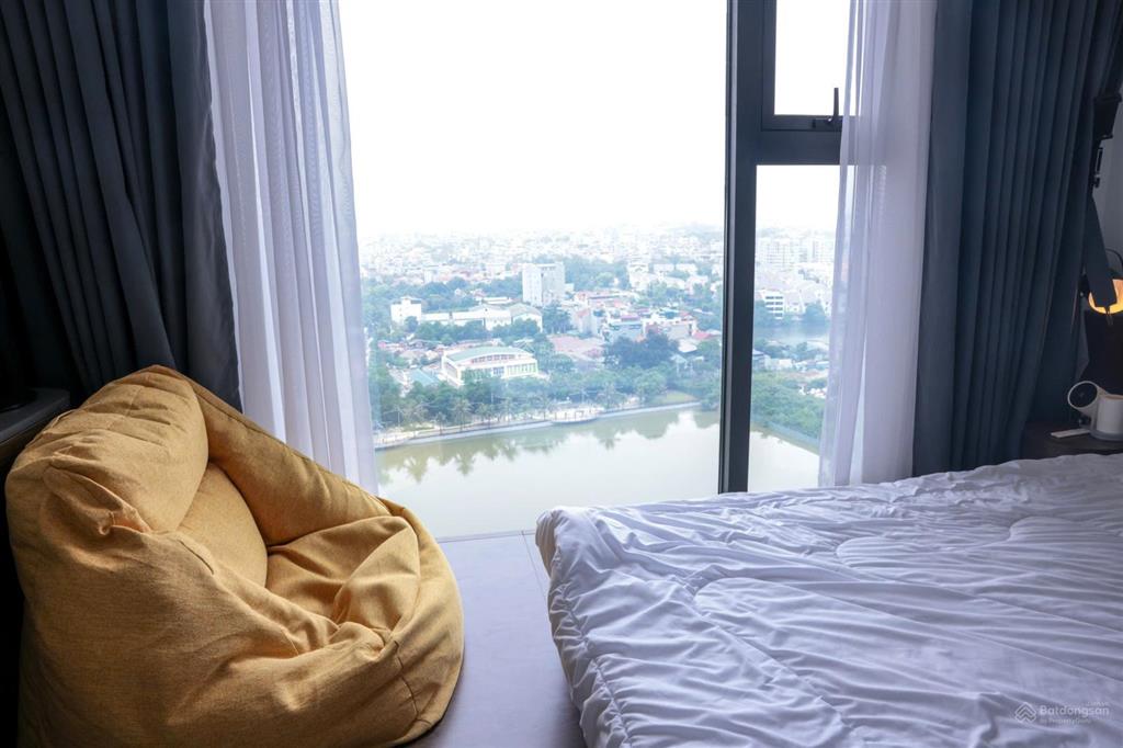 Bán studio masteri a view hồ 35,2m2, full đồ  vinhomes smartcity