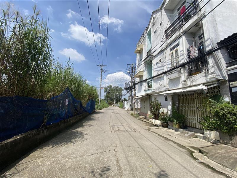 Nhà ở vị trí tốt đi thông tư tung q1.5.7.10 phút xe.giá rẻ .đường to.gần 3 trường đh.mở vp.chdv