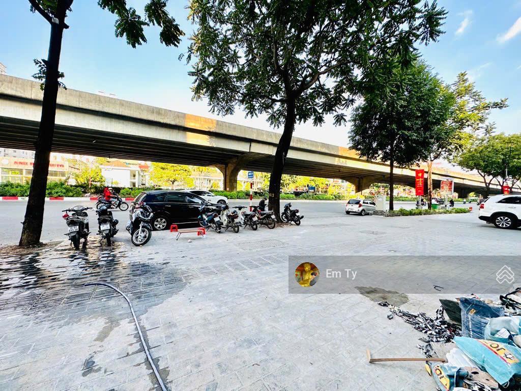 Bán đất phân lô đấu giá kiến hưngvỉa hè3 ô tô tránhđối diện công viên 365dt 55m giá 14 tỷ 5