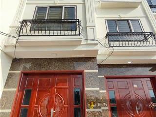 Chính chủ nhờ em ty bán căn nhà hà trì3 thoáng cực hiếmngõ nông thoáng sángdt 35mgiá 6 tỷ 2