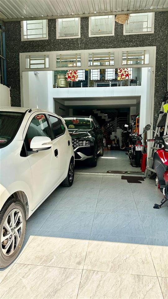 Nhà đẹp ở ngay  5 tầng  hxt giáp ql22  ngay ngã tư trung chánh q12  chỉ 5,6tỷ (tl)