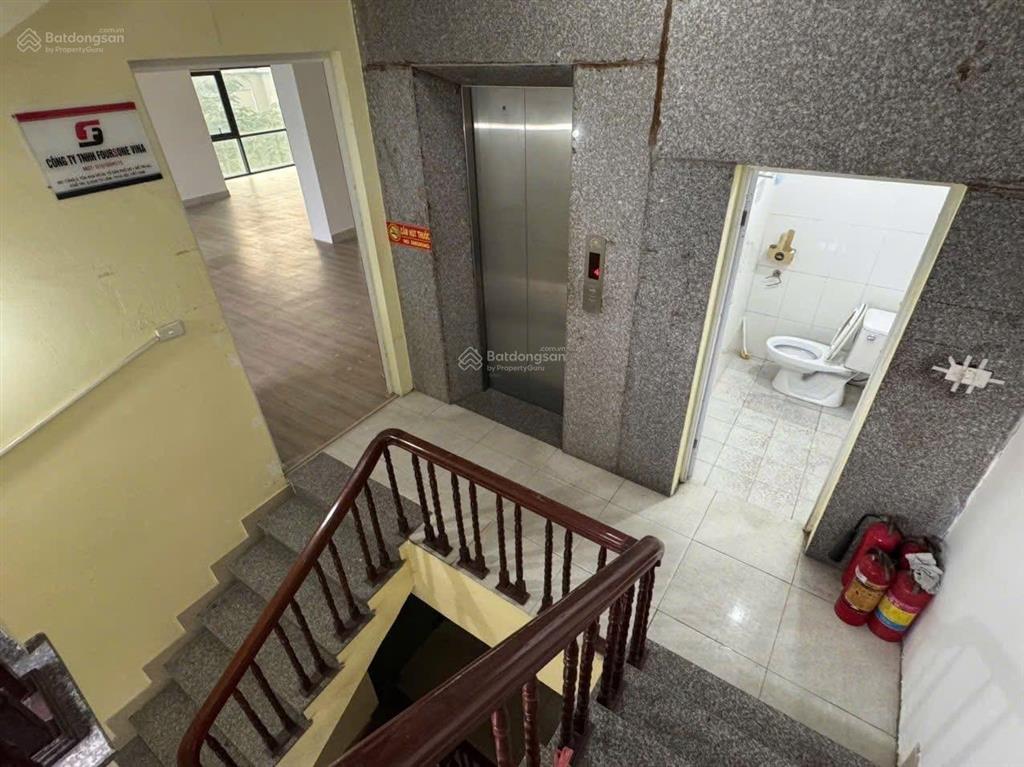 Cho thuê văn phòng mặt đường mễ trì 130m2  đối diện tttm the garden | giá 25tr