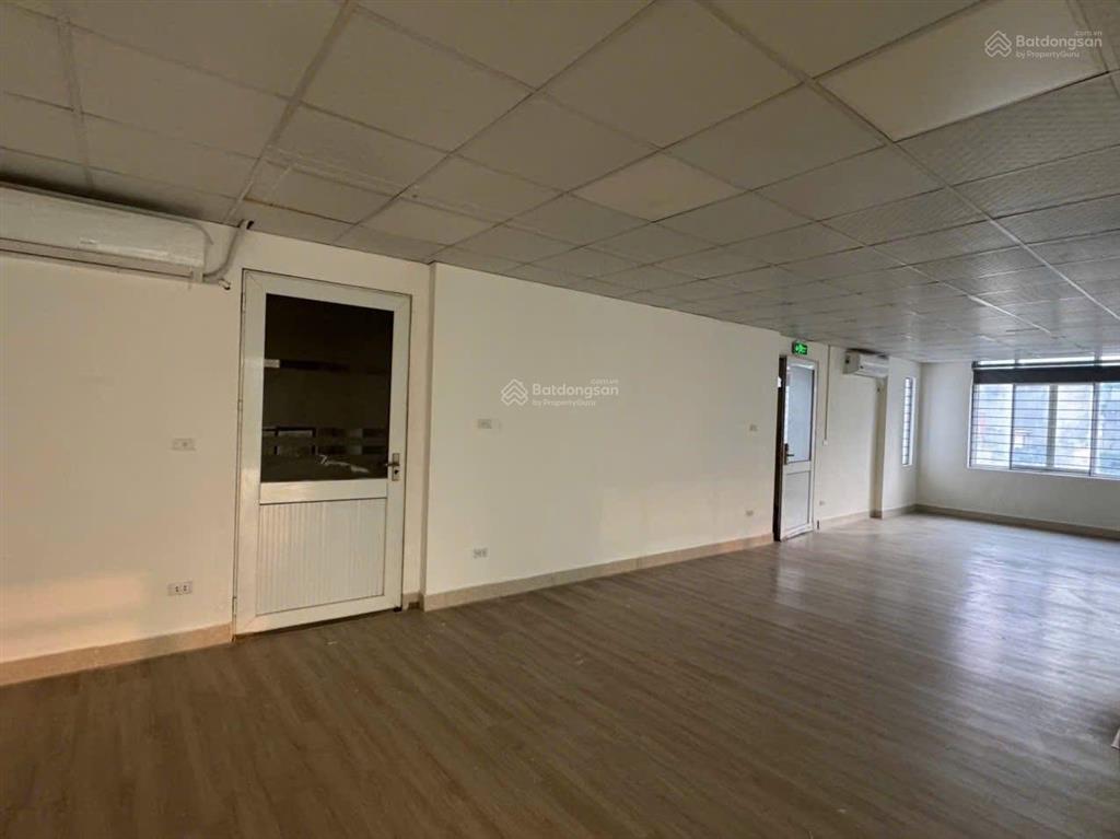 Cho thuê văn phòng mặt đường mễ trì 130m2  đối diện tttm the garden | giá 25tr