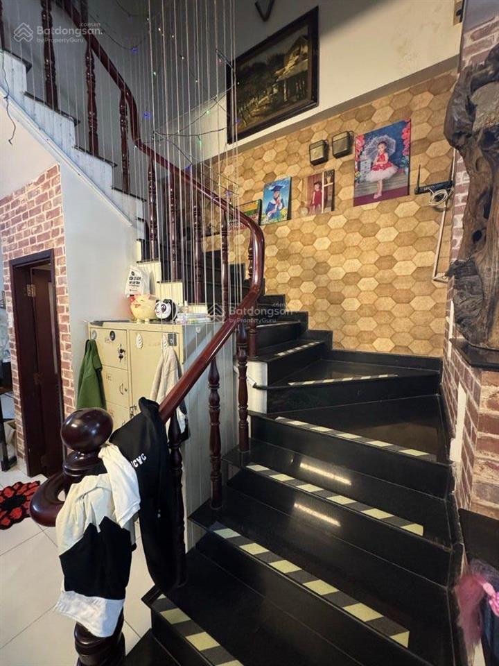 Bán nhà mặt tiền, đường số trục nguyễn văn tăng, long bình. 3 tầng, 86m2, 3pn. chỉ 6.7 tỷ bớt lộc.