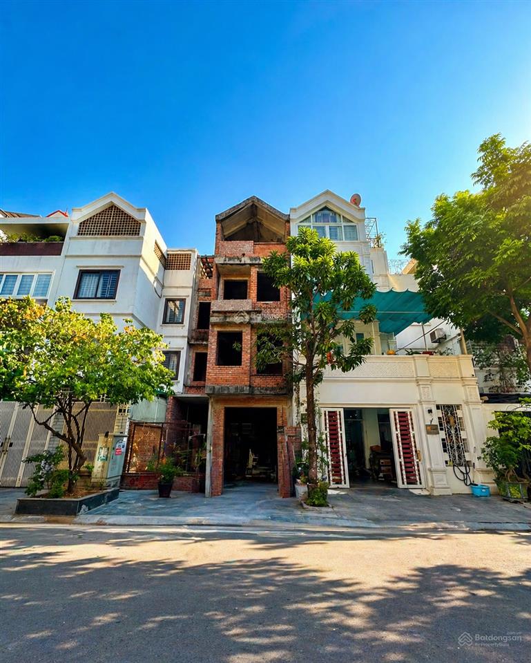 Siêu phẩm biệt thự nhà vườn việt hưng  căn duy nhất còn sót lại dt 120m2 mt 6m 4 tầng xây thô