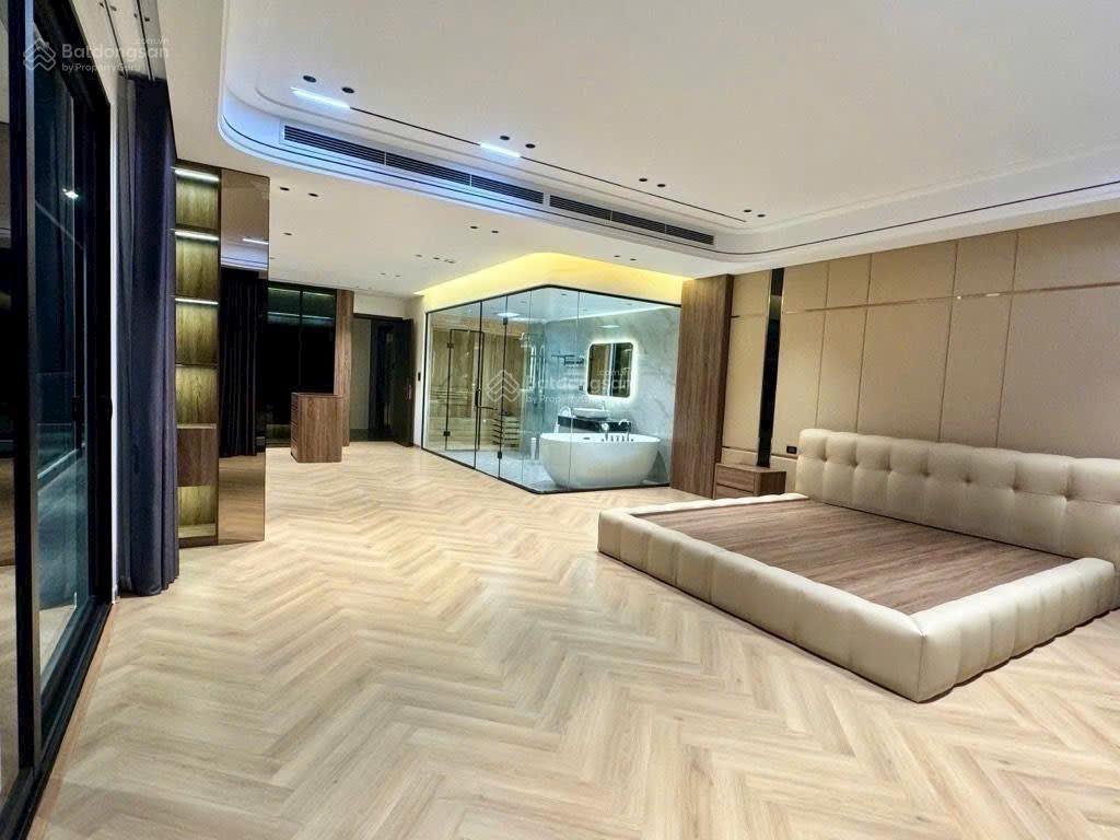 Siêu phẩm mặt hồ  view triệu đô  tòa văn phòng đẳng cấp phố hồng tiến kéo dài