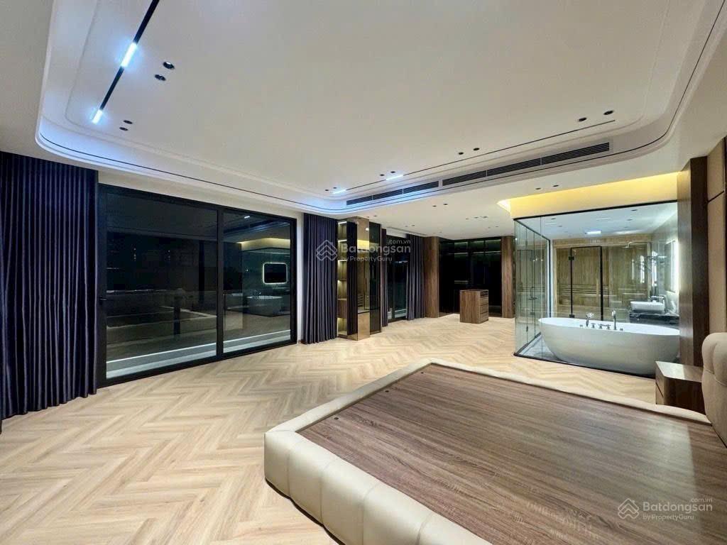 Siêu phẩm mặt hồ  view triệu đô  tòa văn phòng đẳng cấp phố hồng tiến kéo dài