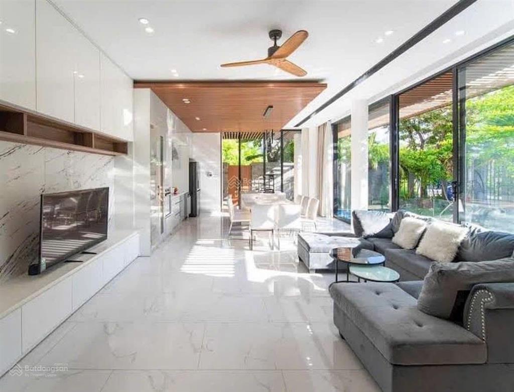 Villas lô góc 2 mặt tiền view máy bay trung tâm hải châu, đà nẵng
