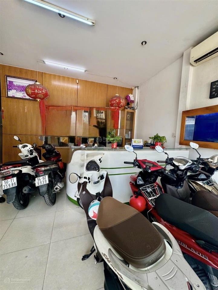 Nhà mtkd khu bàn cờ thạch lam, dt 144m2 ngang 8mx18m, đường 12m, có vỉa hè. nhỉnh 22 tỷ