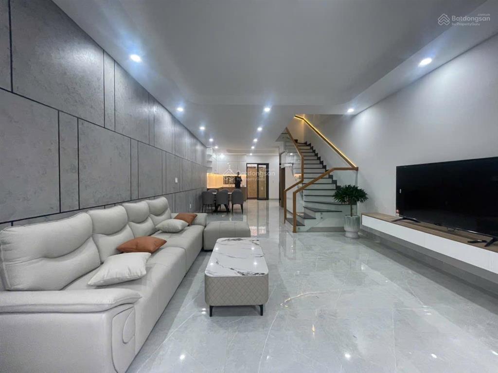 Bán nhà 3 tầng, kđt mỹ gia, nha trang  gói 7 đường nội bộ rộng 12m giá chỉ 8 tỷ 800 triệu