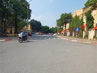 Bán đất phố hoàng quốc việt kinh doanh đỉnh.