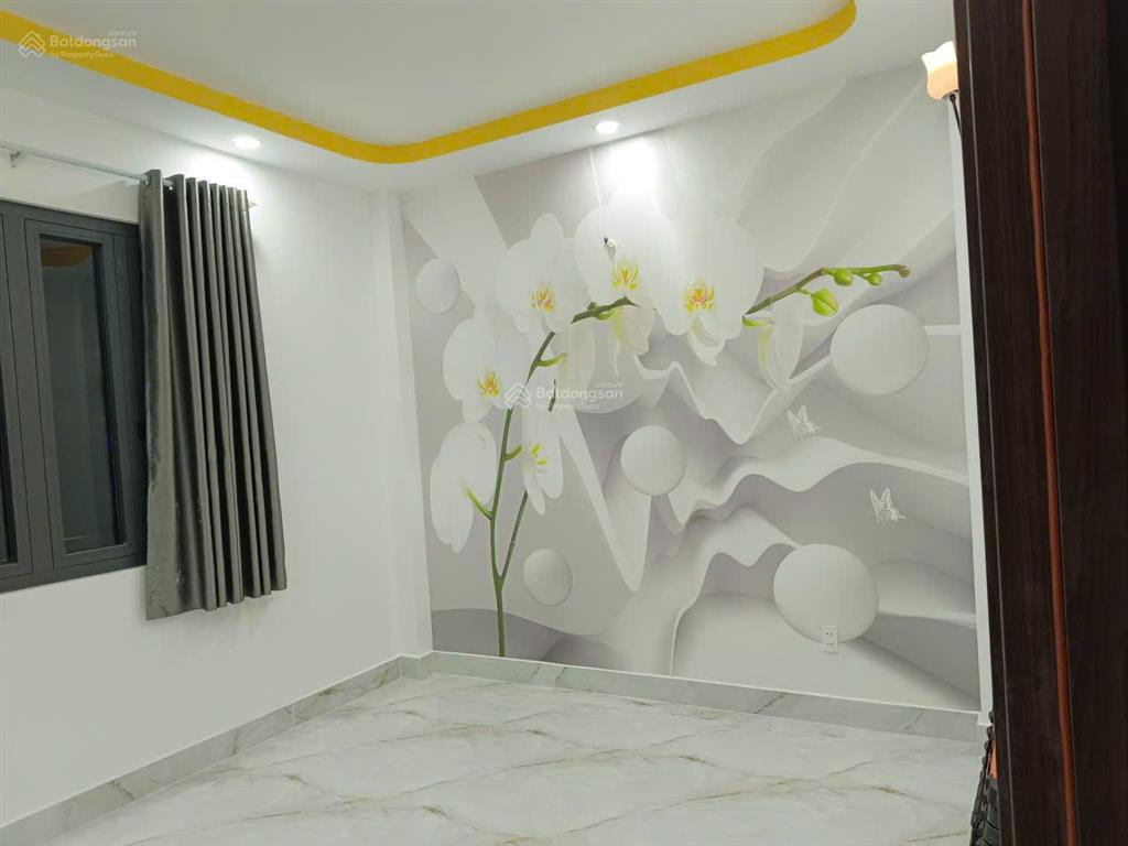 Nhà đẹp mới xây 4pn  hẻm 3,5 thông tứ phía