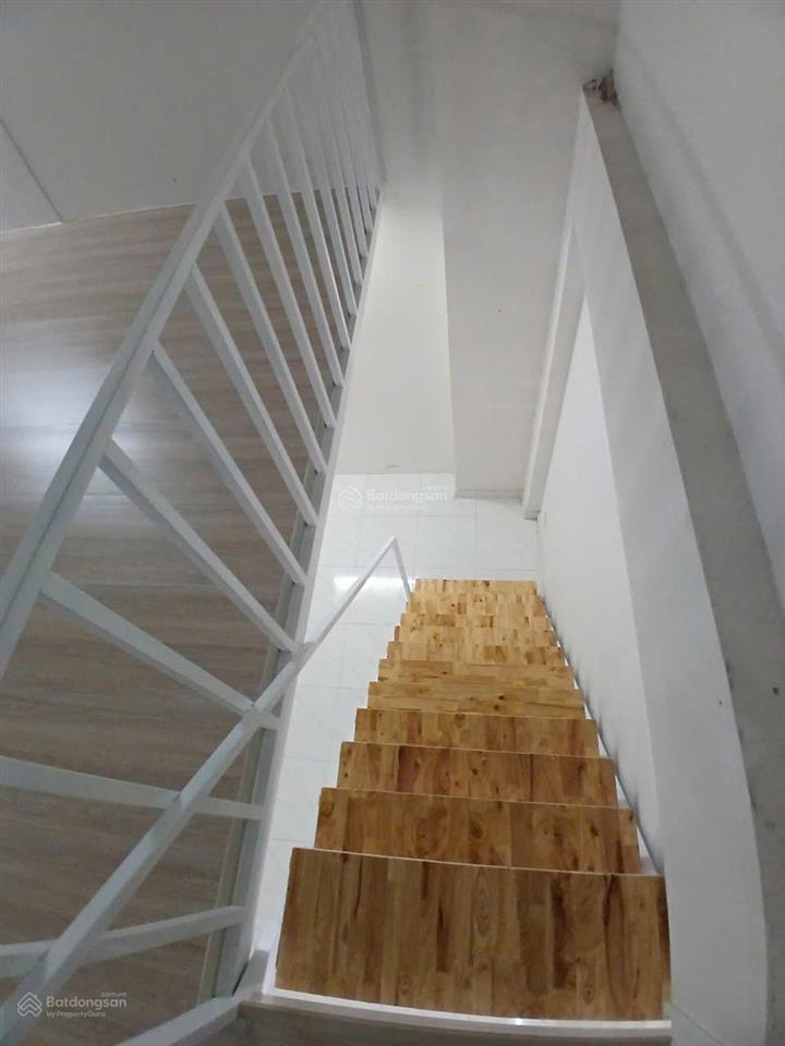 Cho thuê ch dt 80m, 2pn và gác rộng  0963 346 ***