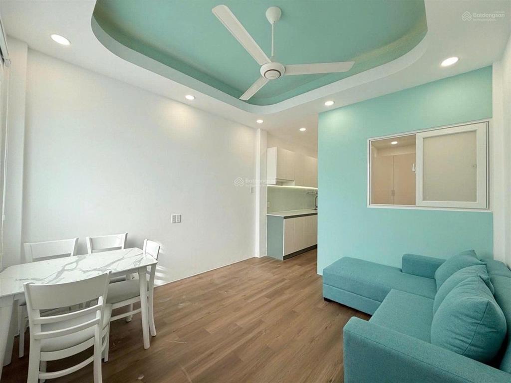 Bán ch thang bộ tầng 2  chung cư chợ hoa đầm sen