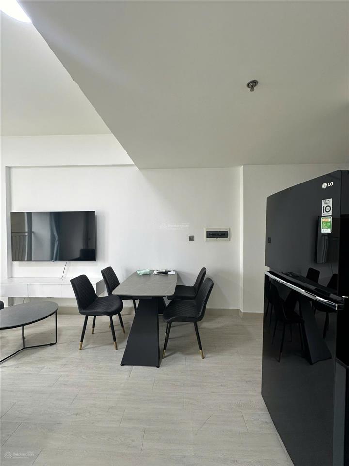 Cho thuê căn 2 phòng ngủ 1wc the park residence giá 8 triệu gọi em 0706 334 *** mr tú